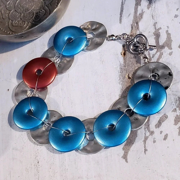 Mid Century Modern Style Handcrafted Silver Blue Cinnamon Disc Beads Bracelet - Picture 2 of 9